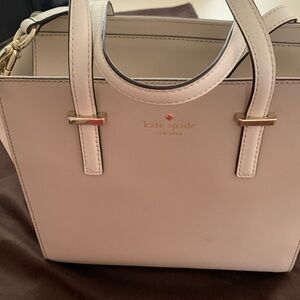 Kate spade shoulder bag in EUC, two tone beige color, used very few times
